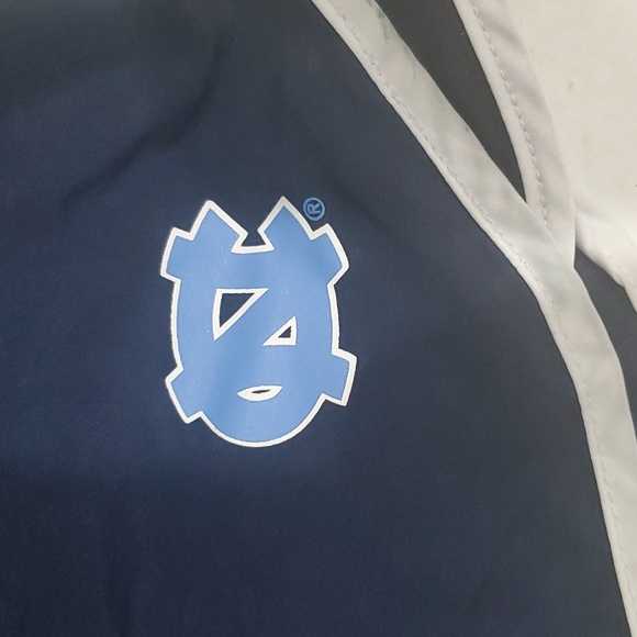 NIKE DRI FIT UNC SHORTS SIZE SMALL - Picture 2 of 6